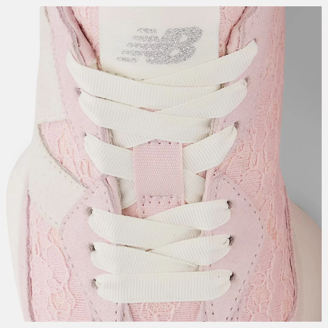 NEW BALANCE - WOMEN'S 327 SNEAKER - Image 4