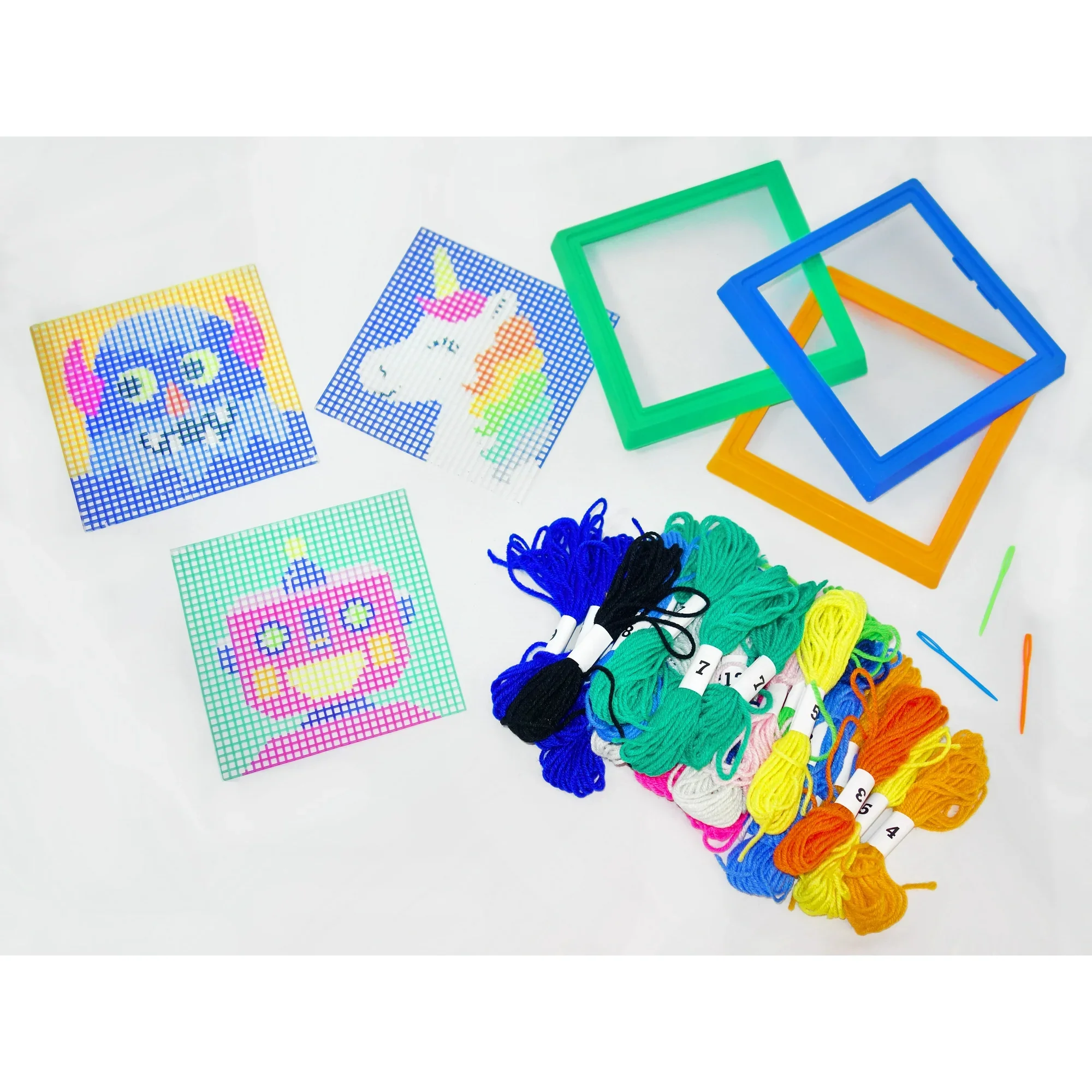 SMARTS & CRAFTS - FANTASTIC FREINDS NEEDLEPOINT KIT - Image 6
